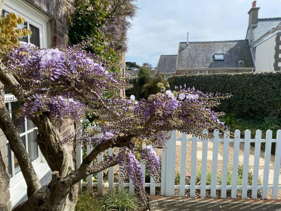 Country Cottage With Private Garden Close To Beach St Mary Bagian luar foto